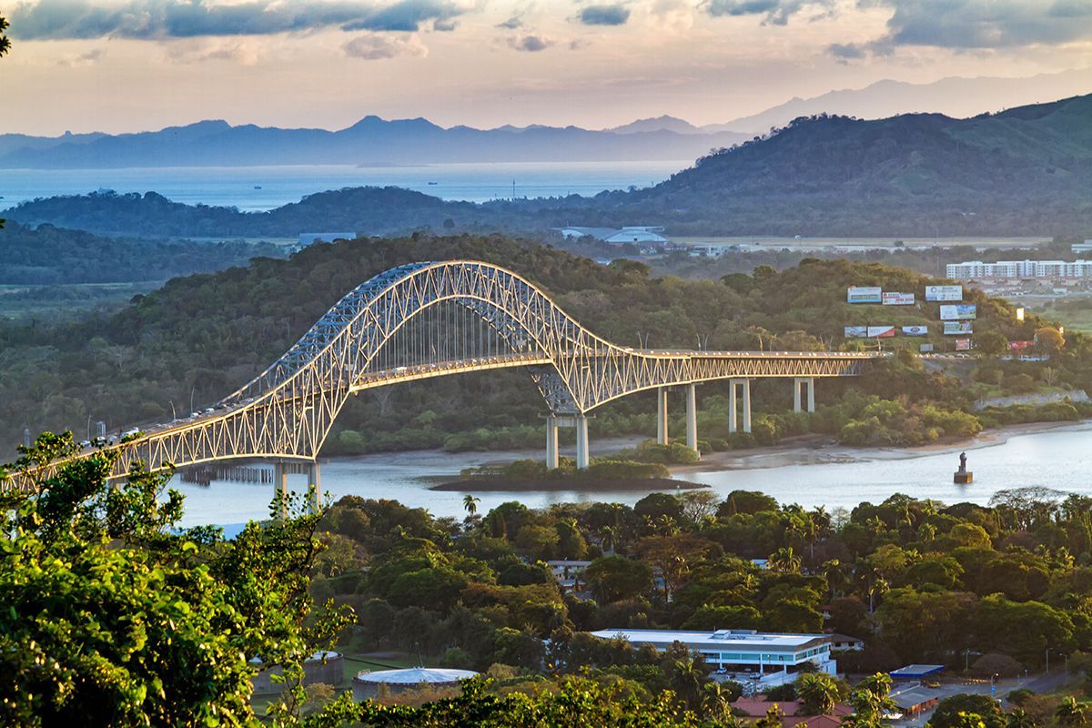 Bridge_of_The_Americas_over_the_Panama_Canal